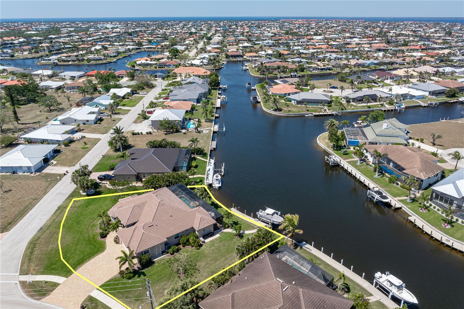 2850 MAGDALINA DR, PUNTA GORDA, FL, 33950