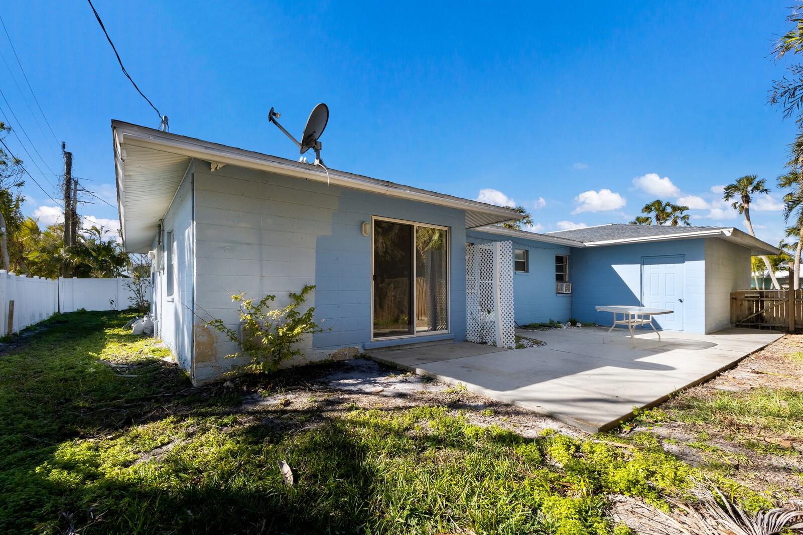 203 PEACOCK LN #B, HOLMES BEACH, FL, 34217