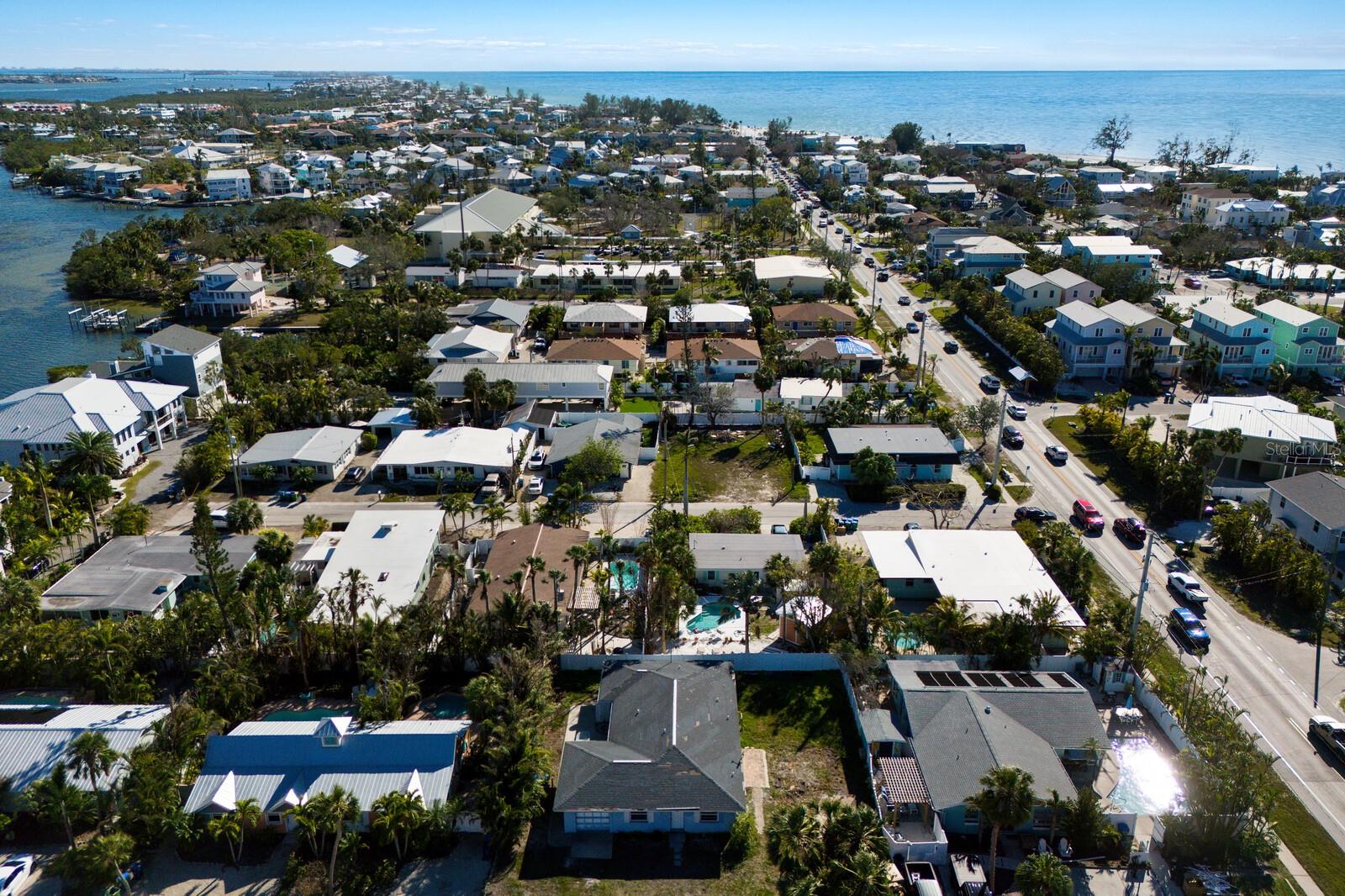 203 PEACOCK LN #B, HOLMES BEACH, FL, 34217