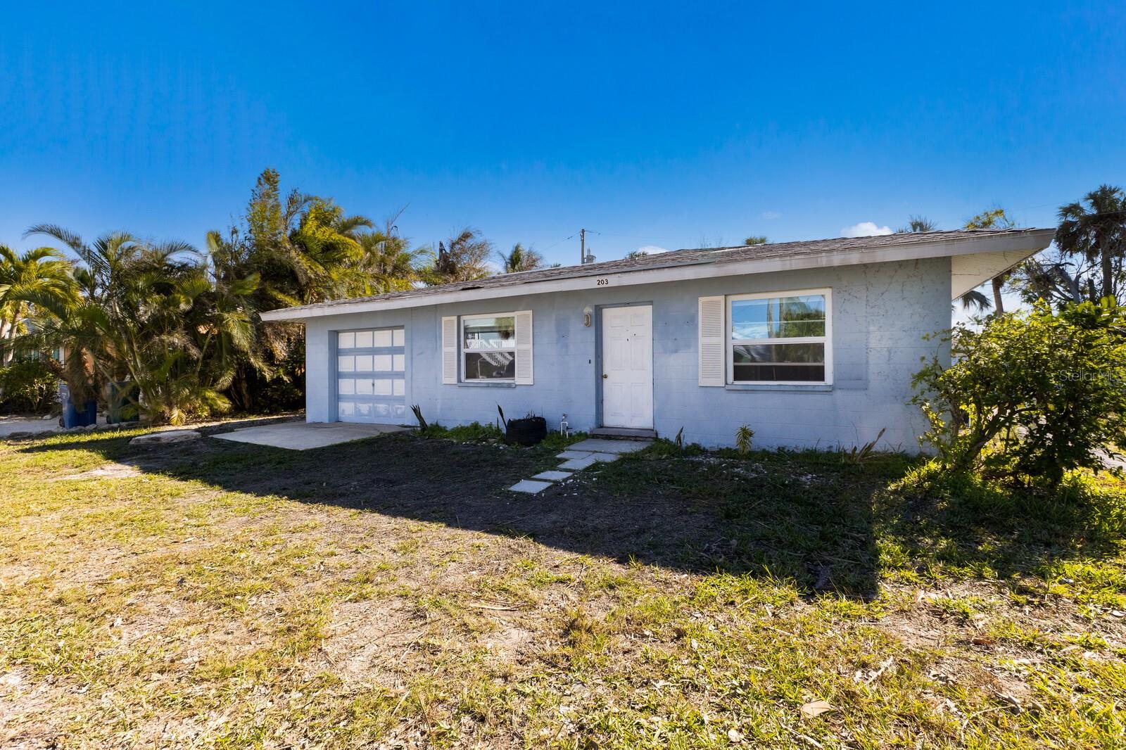 203 PEACOCK LN #B, HOLMES BEACH, FL, 34217