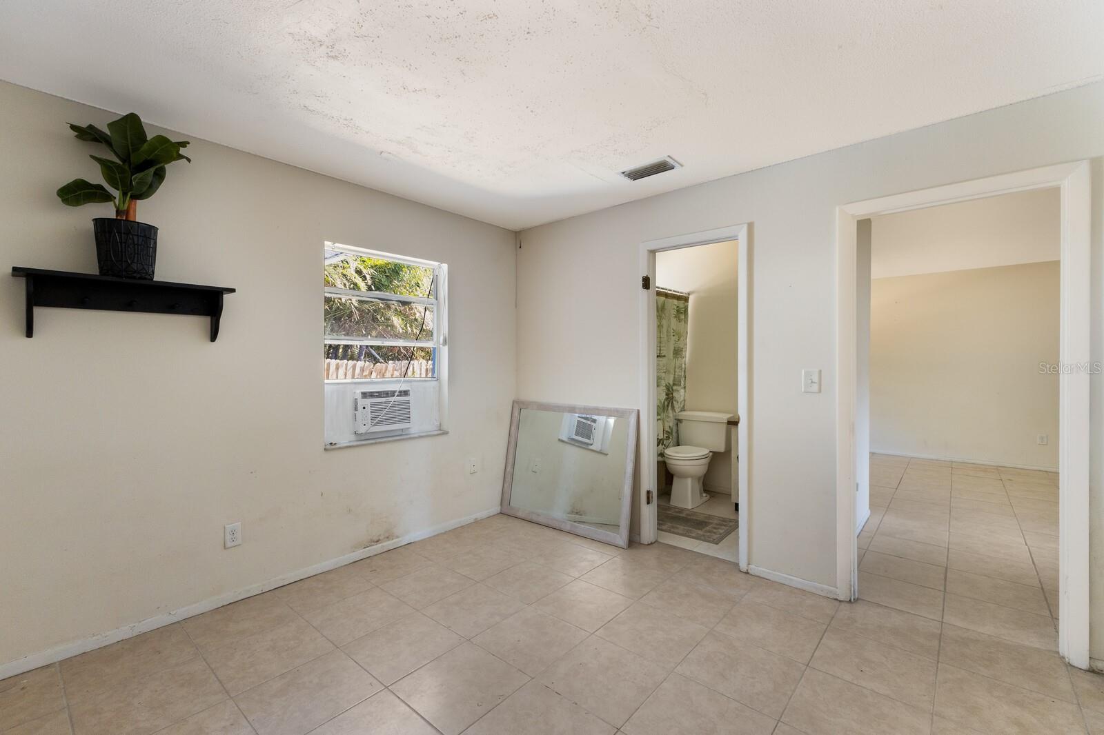 203 PEACOCK LN #B, HOLMES BEACH, FL, 34217
