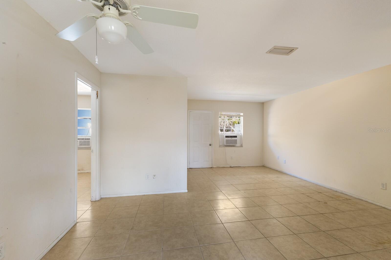 203 PEACOCK LN #B, HOLMES BEACH, FL, 34217
