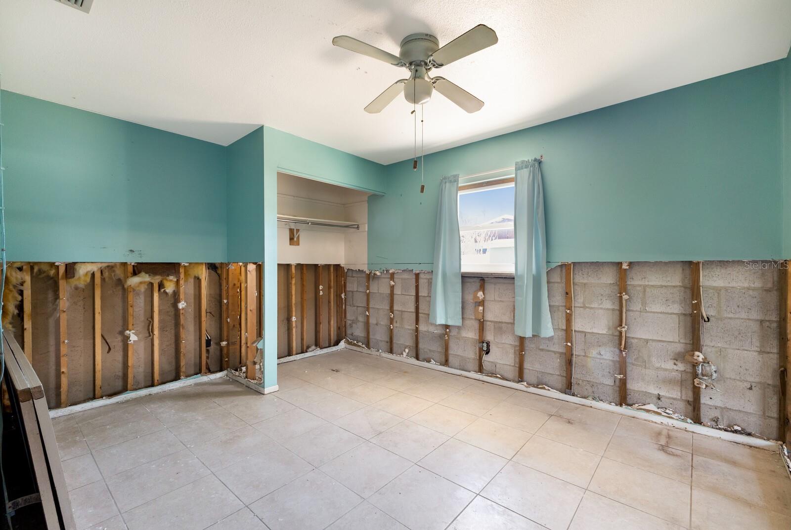 203 PEACOCK LN #B, HOLMES BEACH, FL, 34217