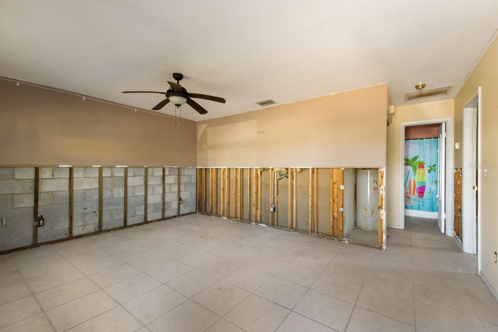 203 PEACOCK LN #B, HOLMES BEACH, FL, 34217