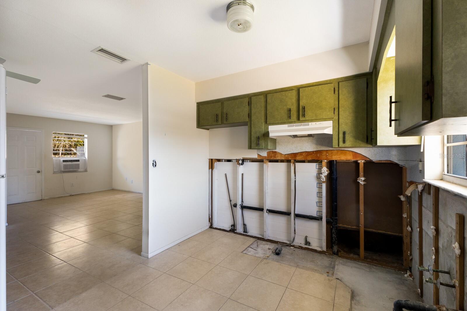 203 PEACOCK LN #B, HOLMES BEACH, FL, 34217
