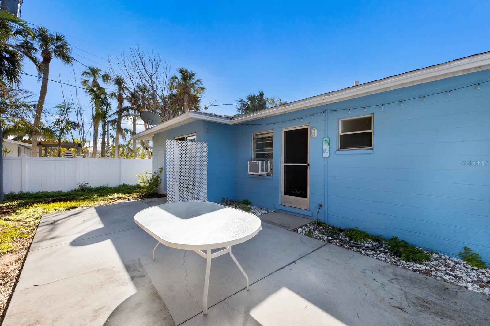 203 PEACOCK LN #B, HOLMES BEACH, FL, 34217