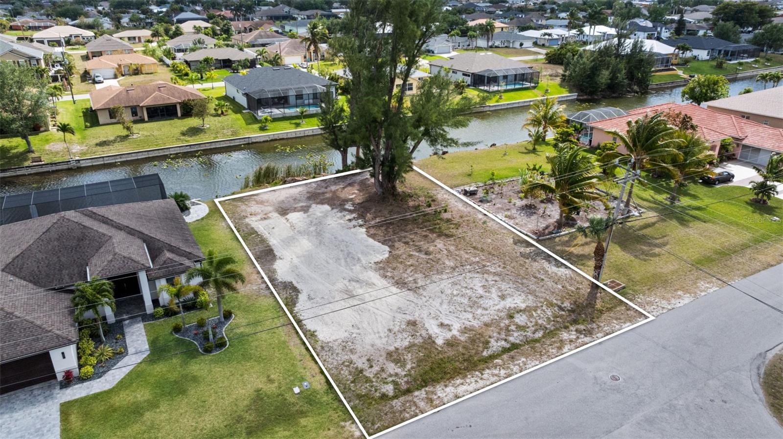 216 SE 15TH TER, CAPE CORAL, FL, 33990