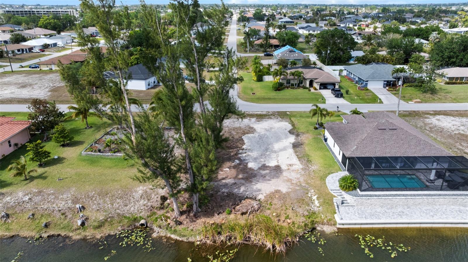 216 SE 15TH TER, CAPE CORAL, FL, 33990