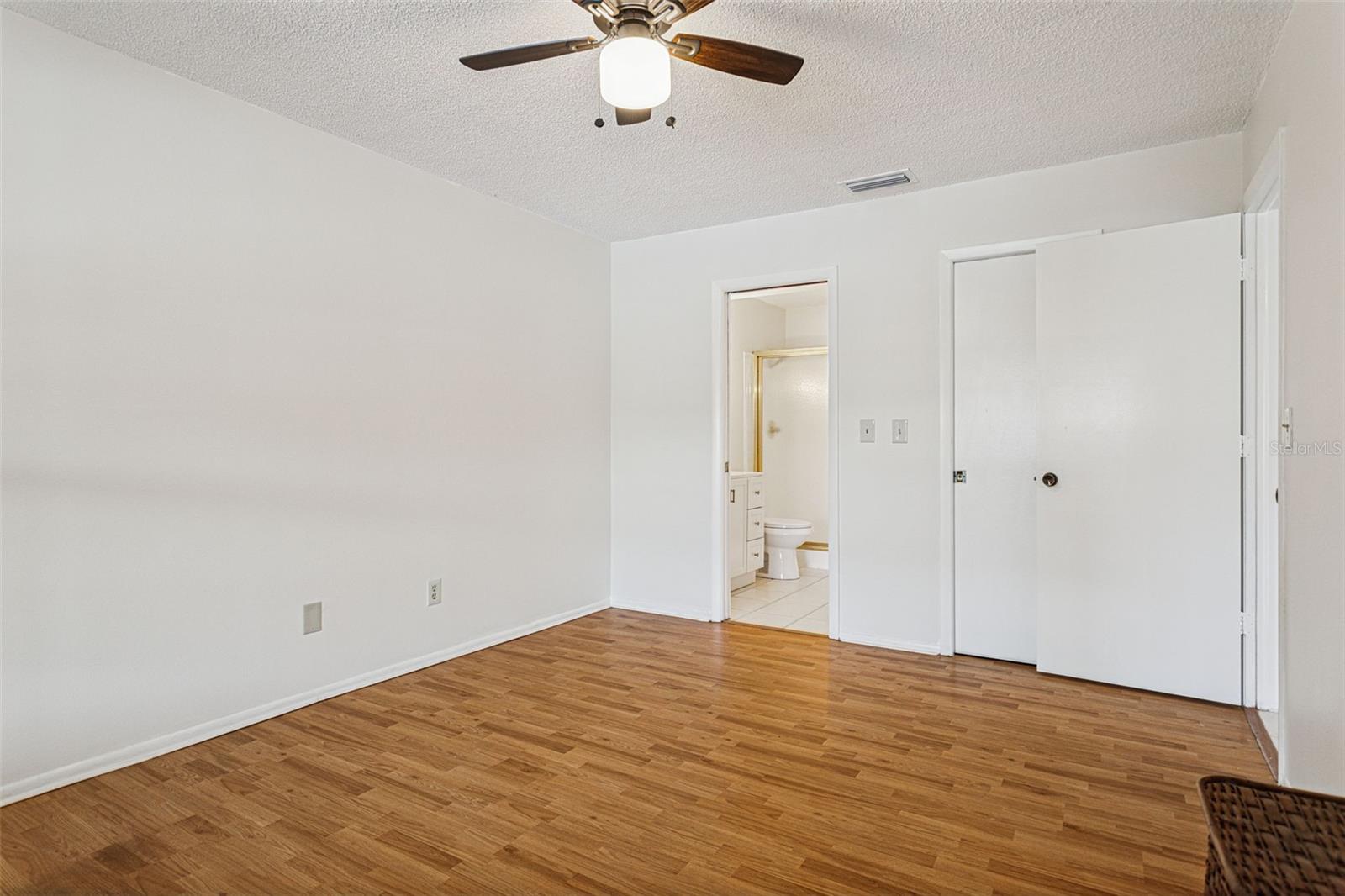 4054 SHORESIDE CIR, TAMPA, FL, 33624