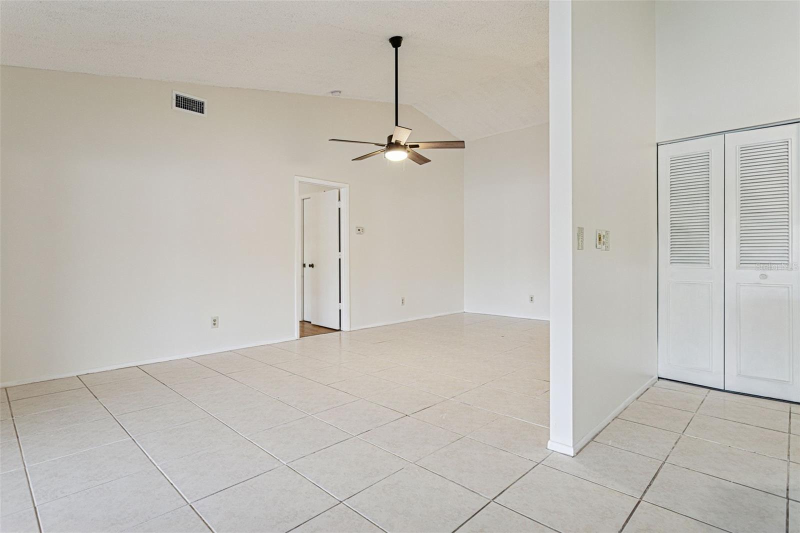 4054 SHORESIDE CIR, TAMPA, FL, 33624