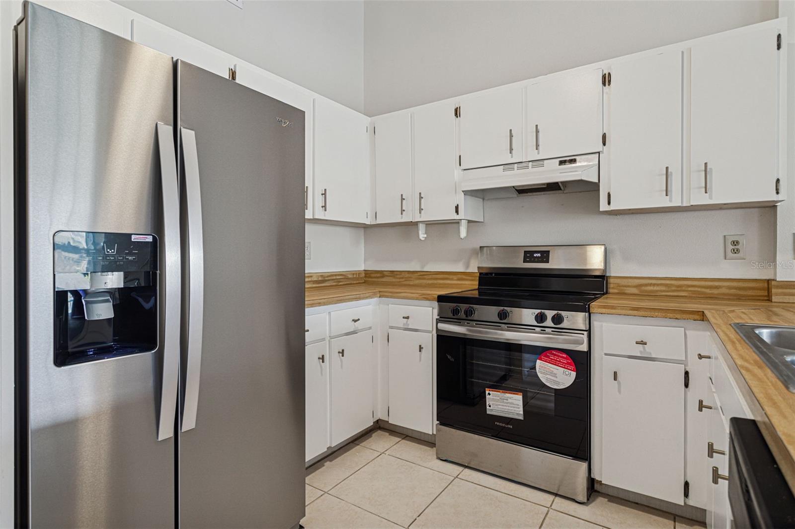 4054 SHORESIDE CIR, TAMPA, FL, 33624