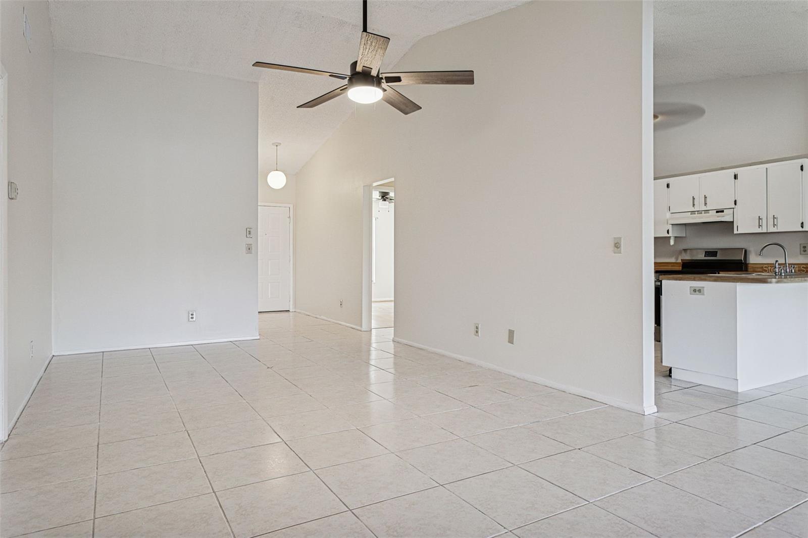 4054 SHORESIDE CIR, TAMPA, FL, 33624