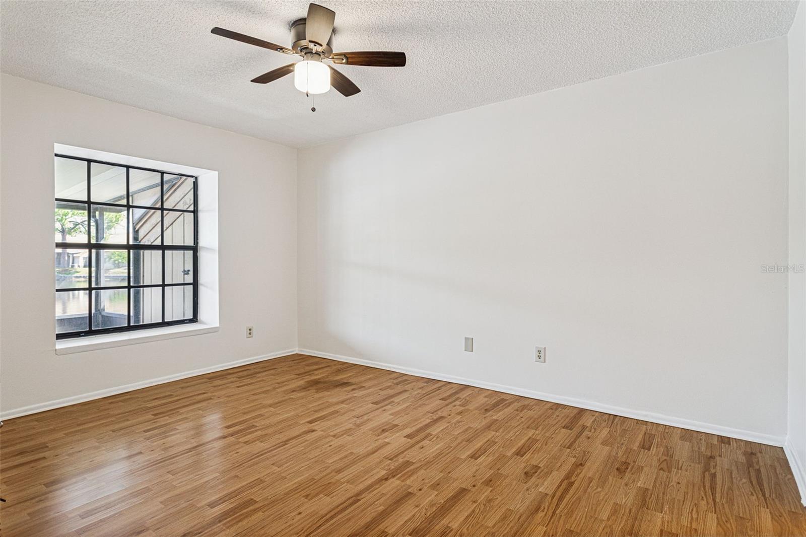 4054 SHORESIDE CIR, TAMPA, FL, 33624