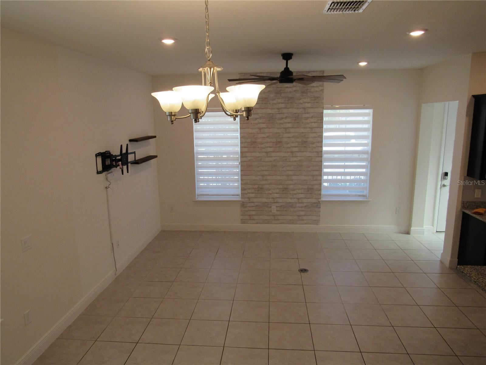 2261 STANDING ROCK CIR, OAKLAND, FL, 34787