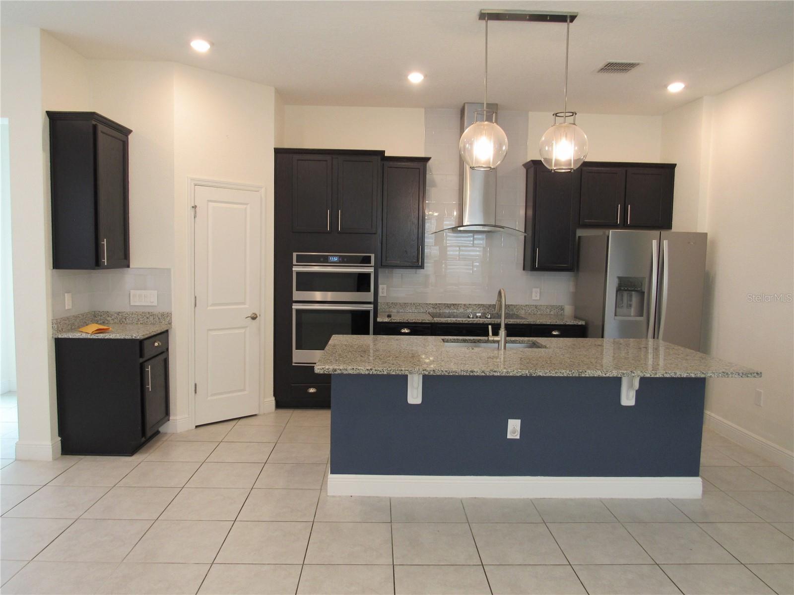 2261 STANDING ROCK CIR, OAKLAND, FL, 34787