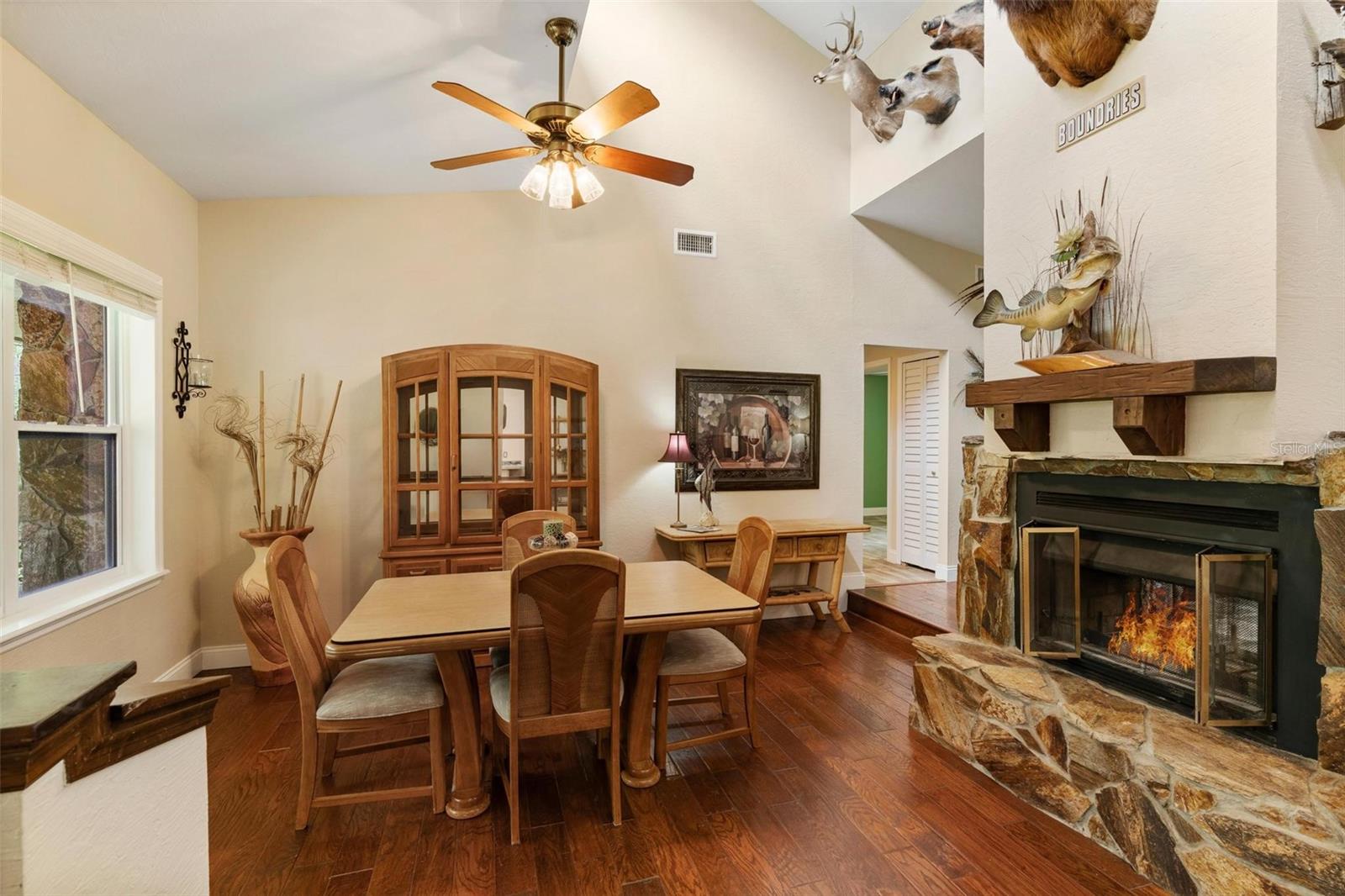405 E HALL RD, MERRITT ISLAND, FL, 32953