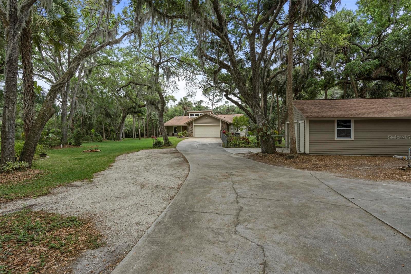 405 E HALL RD, MERRITT ISLAND, FL, 32953