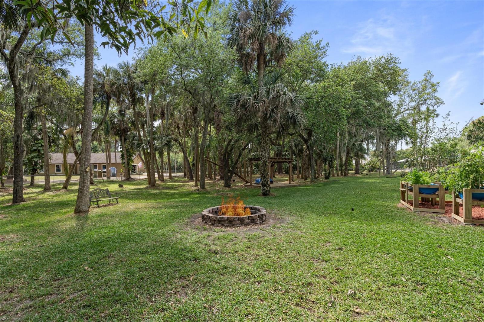 405 E HALL RD, MERRITT ISLAND, FL, 32953