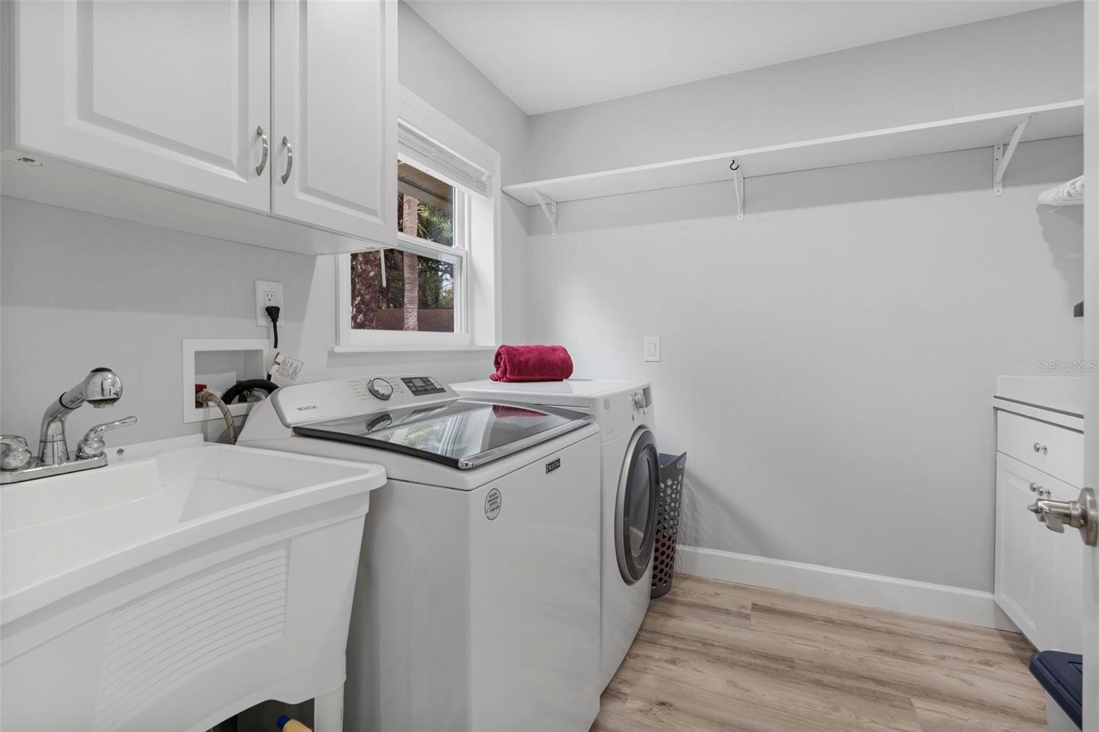 405 E HALL RD, MERRITT ISLAND, FL, 32953