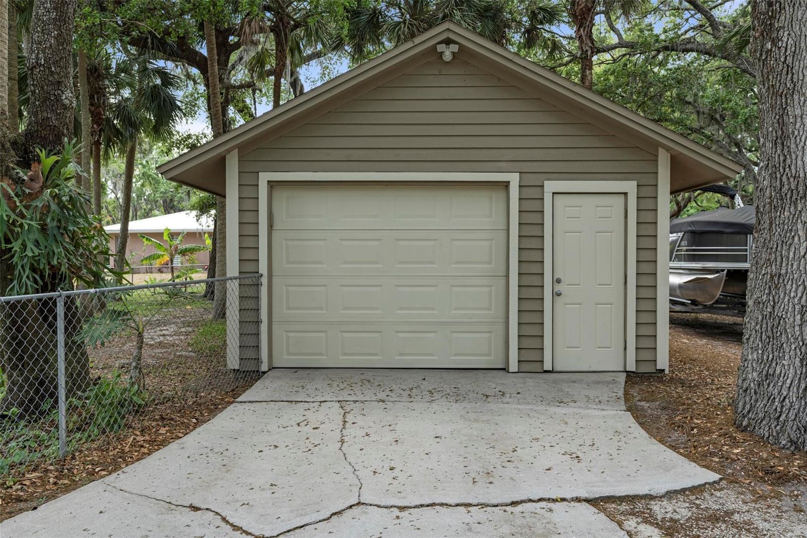 405 E HALL RD, MERRITT ISLAND, FL, 32953