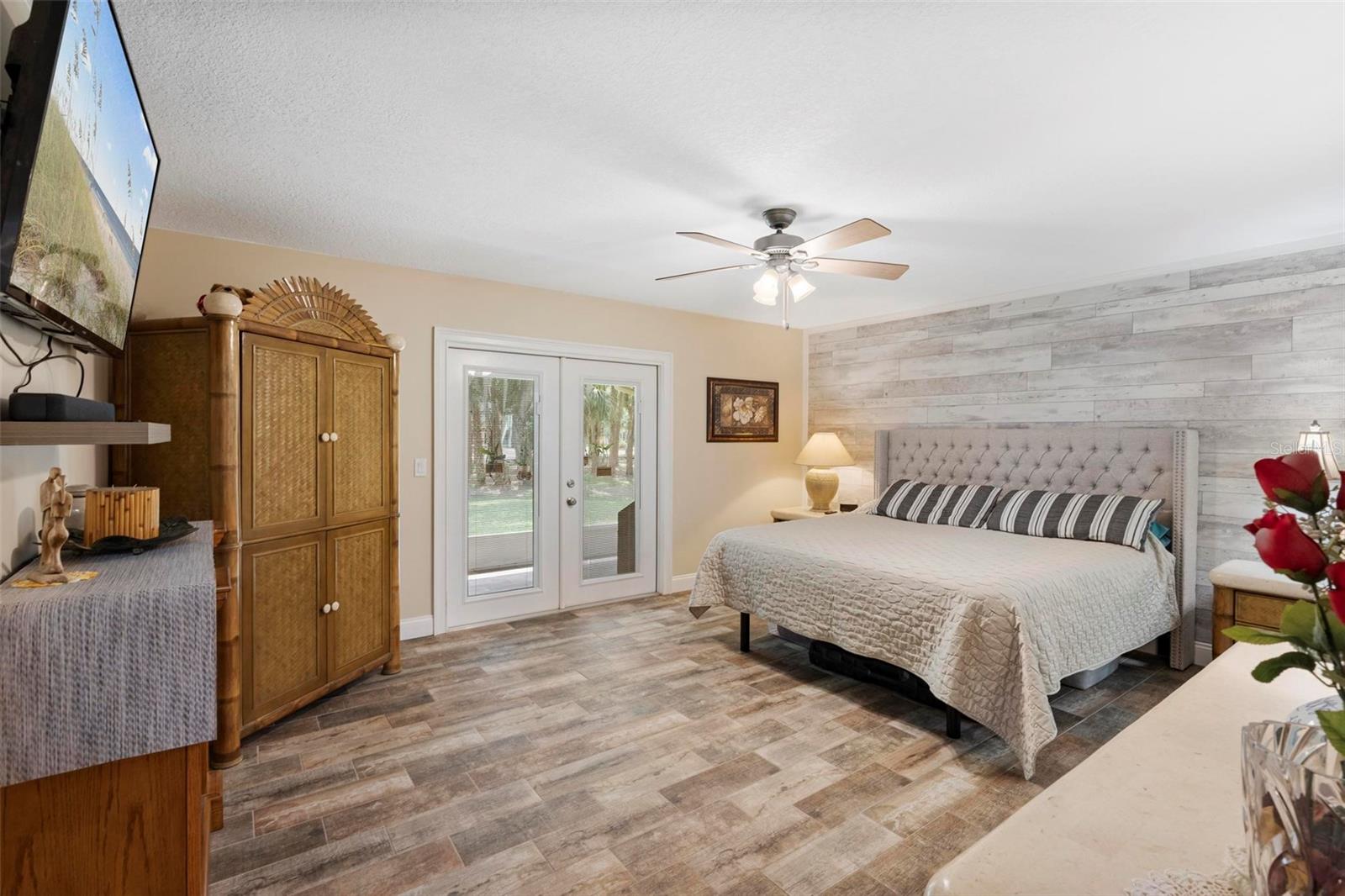 405 E HALL RD, MERRITT ISLAND, FL, 32953