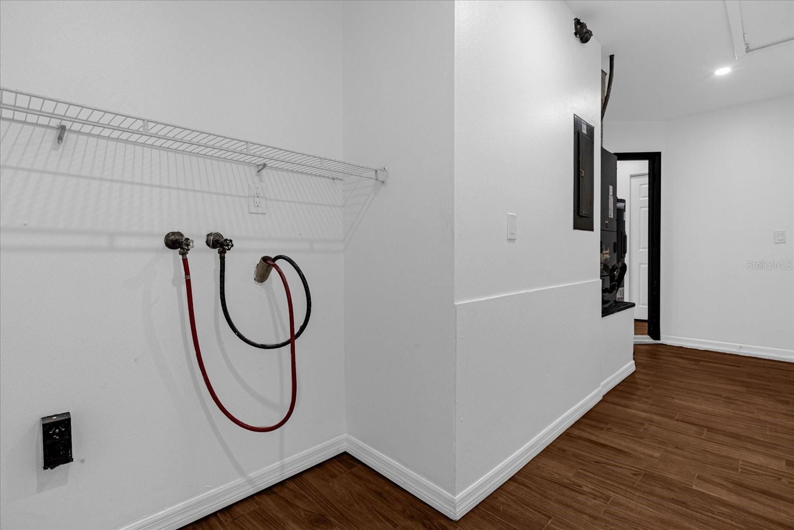 1563 W FINLAND DR, DELTONA, FL, 32725