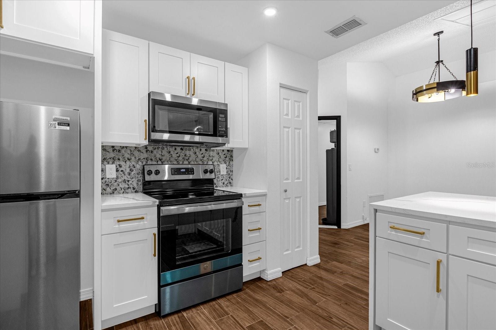 1563 W FINLAND DR, DELTONA, FL, 32725