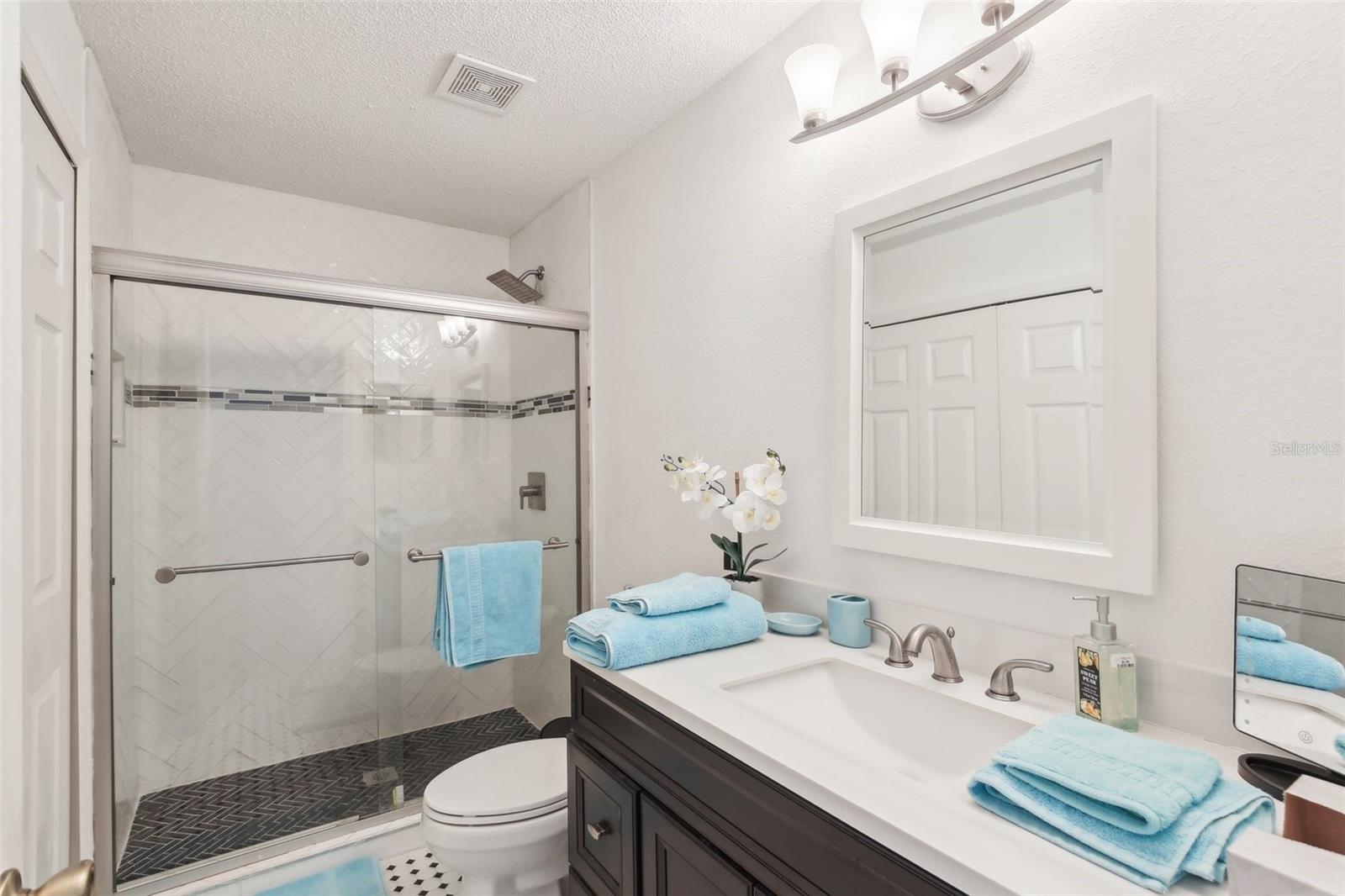 18187 PARADISE POINT DR, TAMPA, FL, 33647