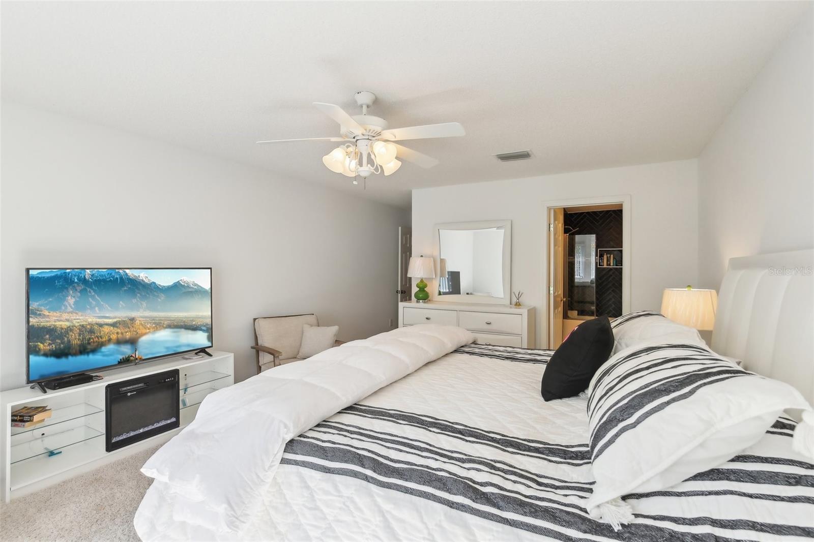 18187 PARADISE POINT DR, TAMPA, FL, 33647