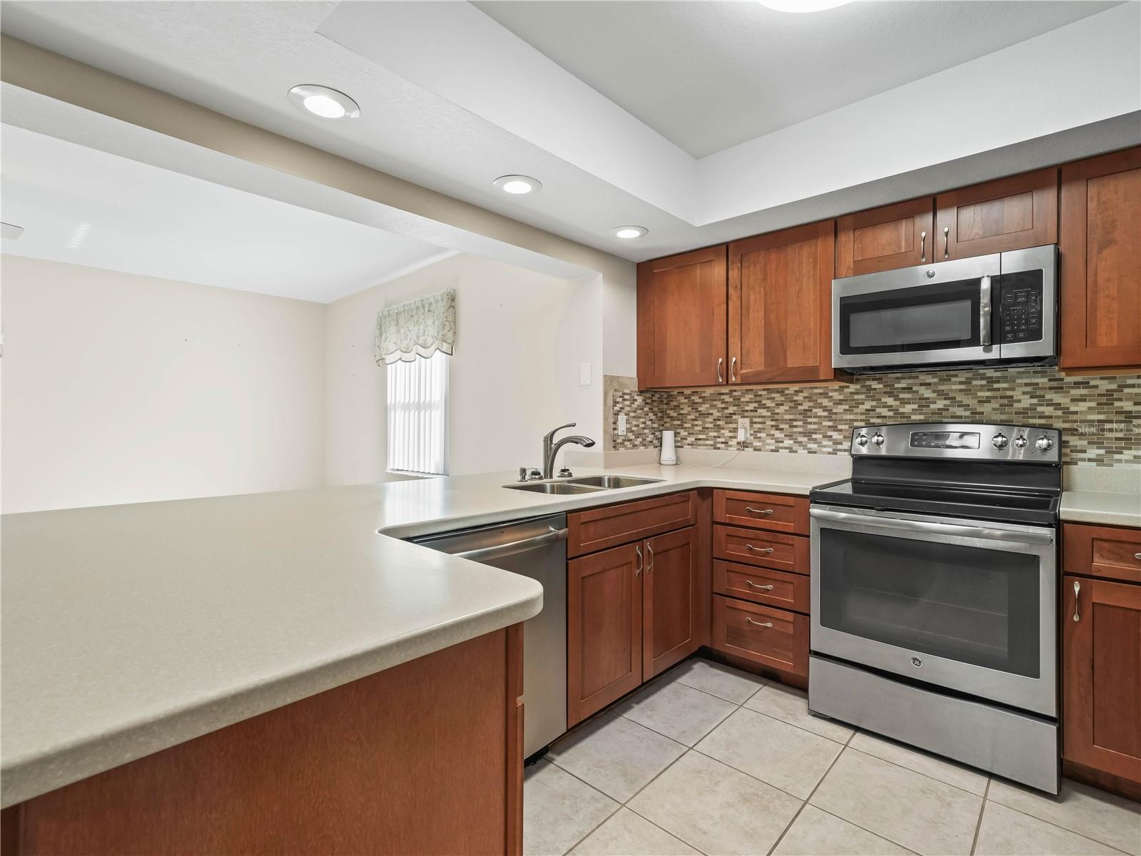 107 ROBIN AVE, SEBRING, FL, 33870