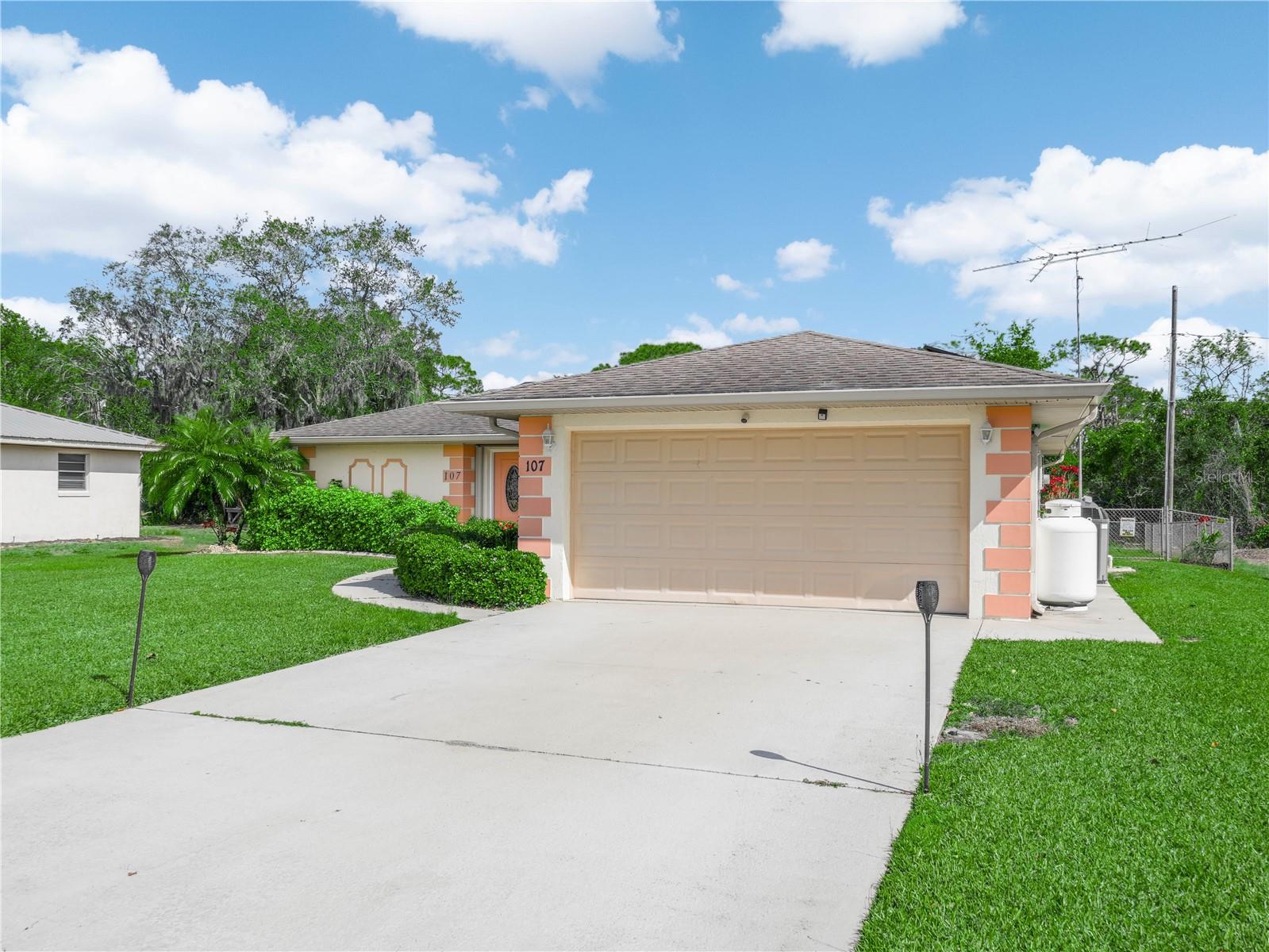 107 ROBIN AVE, SEBRING, FL, 33870