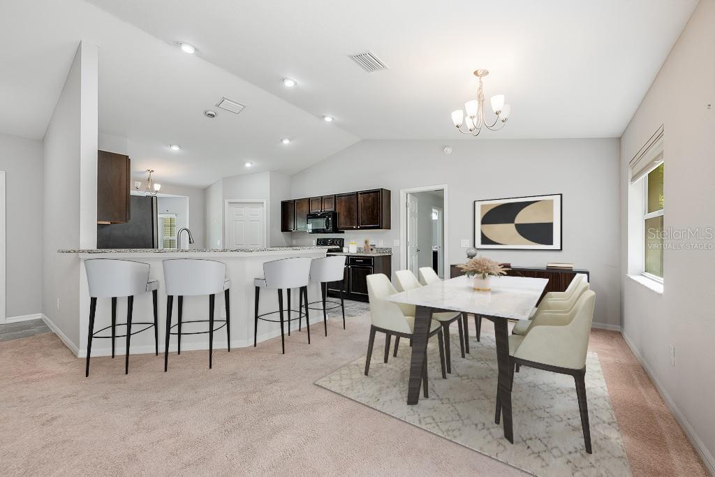 304 WOODS LANDING DR, LADY LAKE, FL, 32159