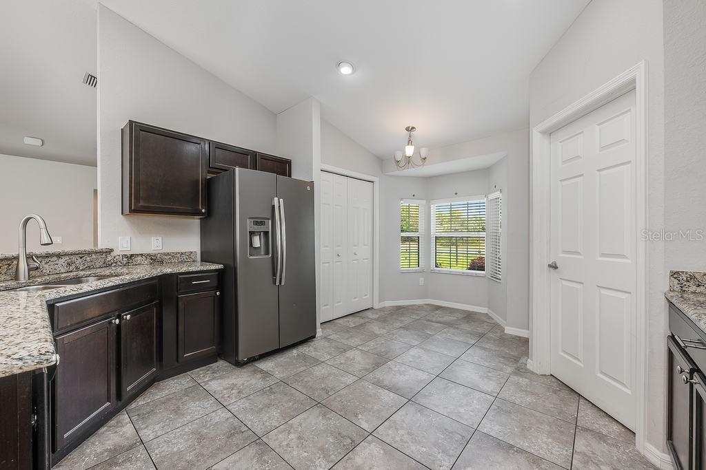 304 WOODS LANDING DR, LADY LAKE, FL, 32159