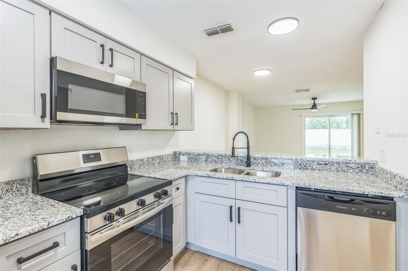 1236 DOVEHILL DR, APOPKA, FL, 32703