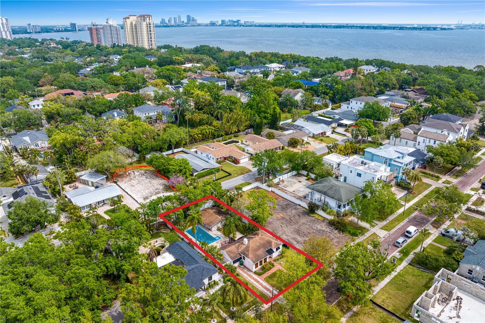 2925 W ALLINE AVE, TAMPA, FL, 33611