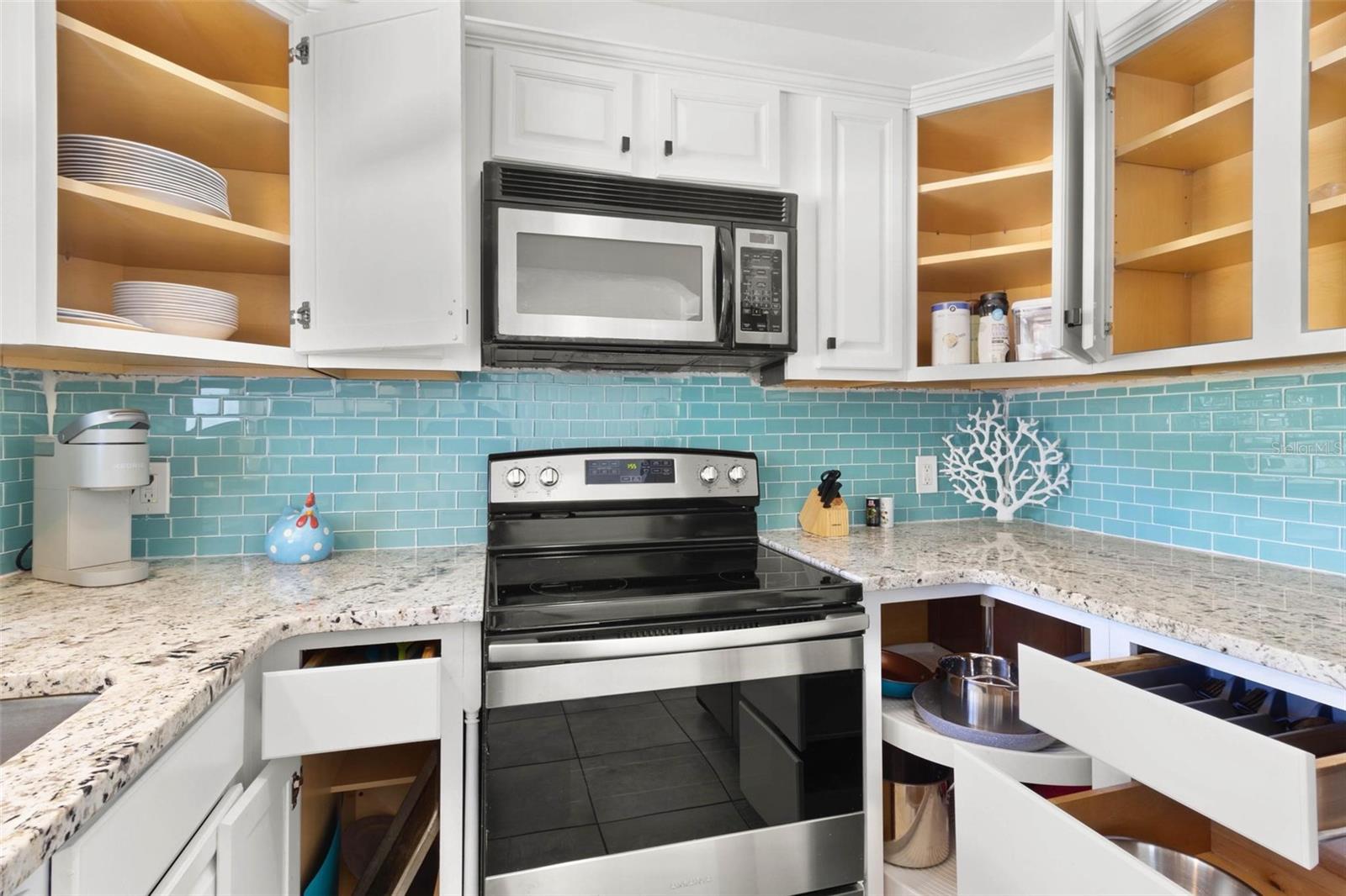 747 39TH AVE NE, ST PETERSBURG, FL, 33703