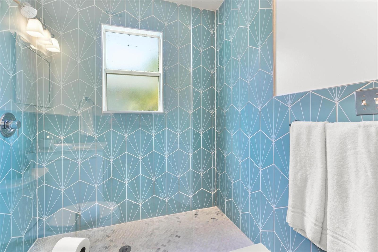 747 39TH AVE NE, ST PETERSBURG, FL, 33703