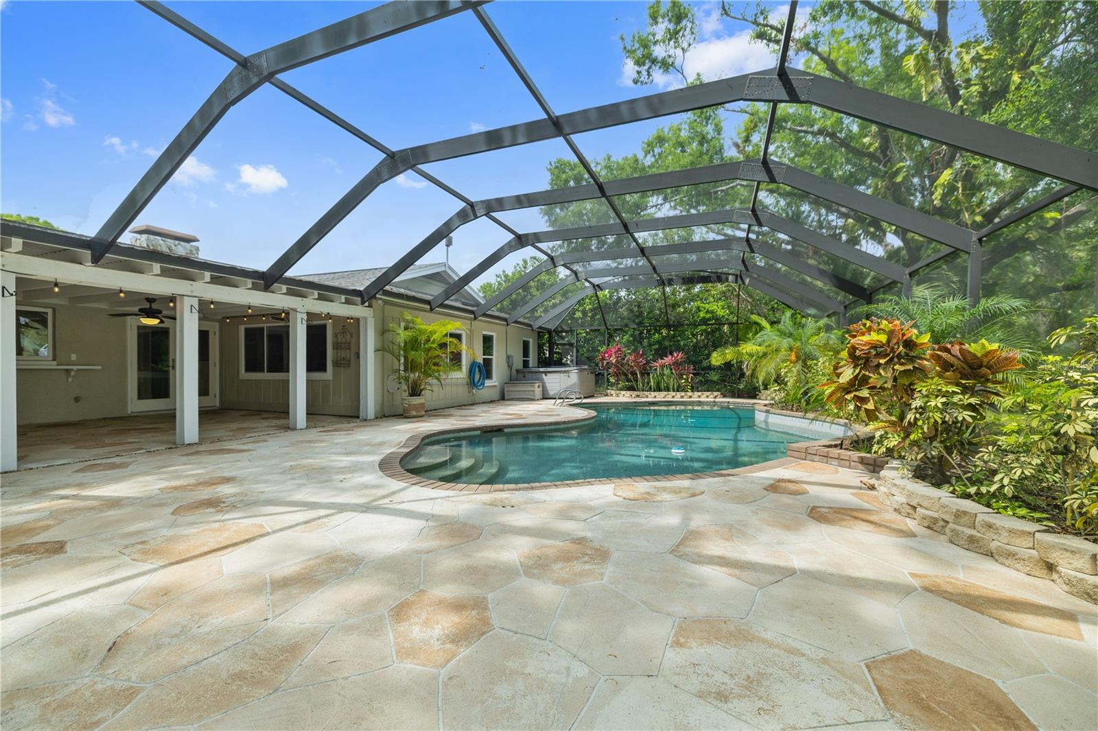 13307 MEADOWWOOD CT, TAMPA, FL, 33618