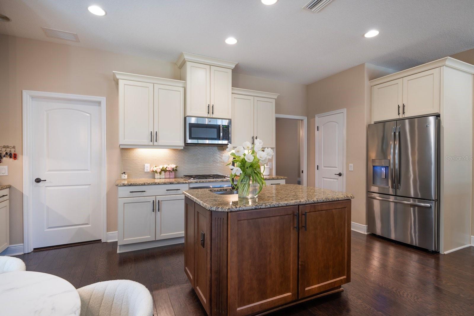 2202 HIGHWOOD CT, DUNEDIN, FL, 34698