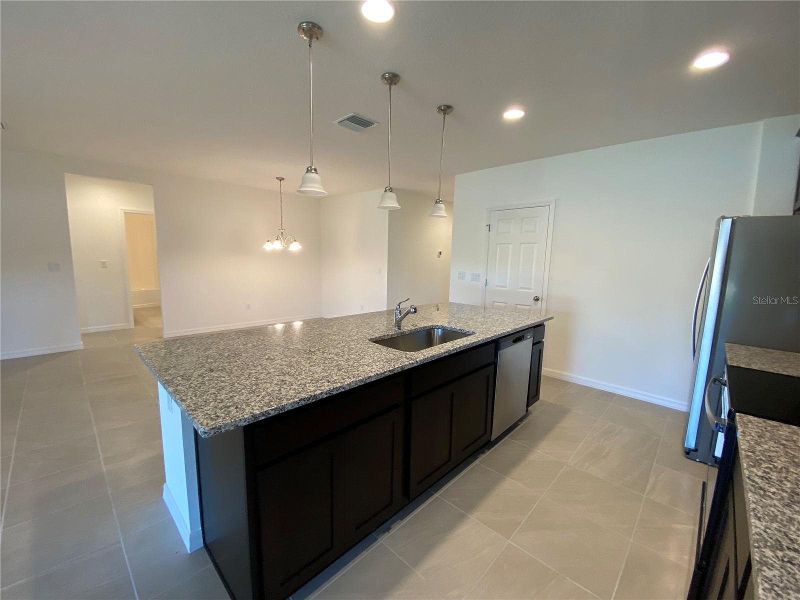 548 DARSHIRE AVE, EUSTIS, FL, 32736