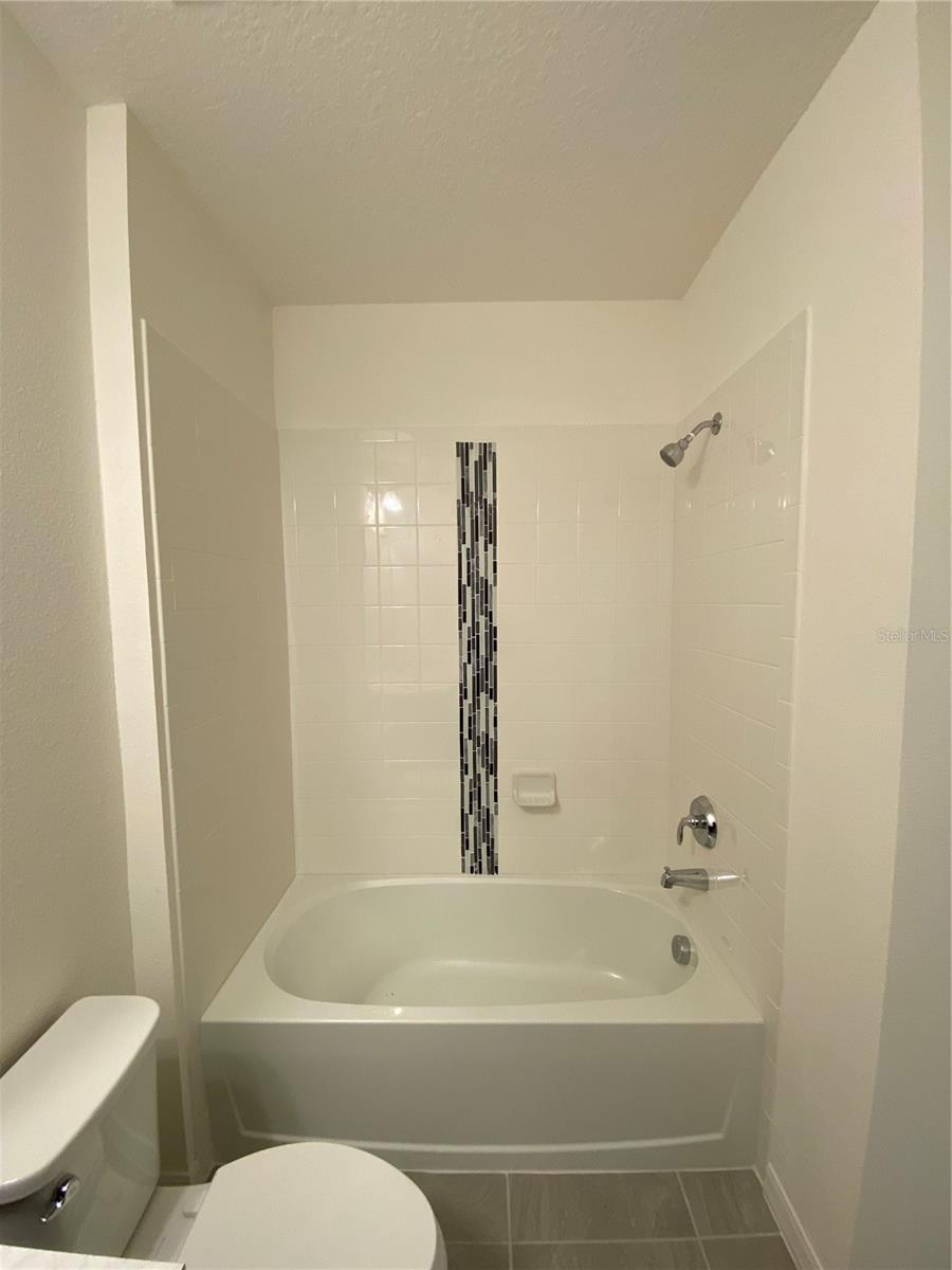 548 DARSHIRE AVE, EUSTIS, FL, 32736