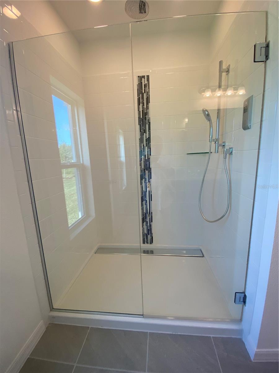 548 DARSHIRE AVE, EUSTIS, FL, 32736