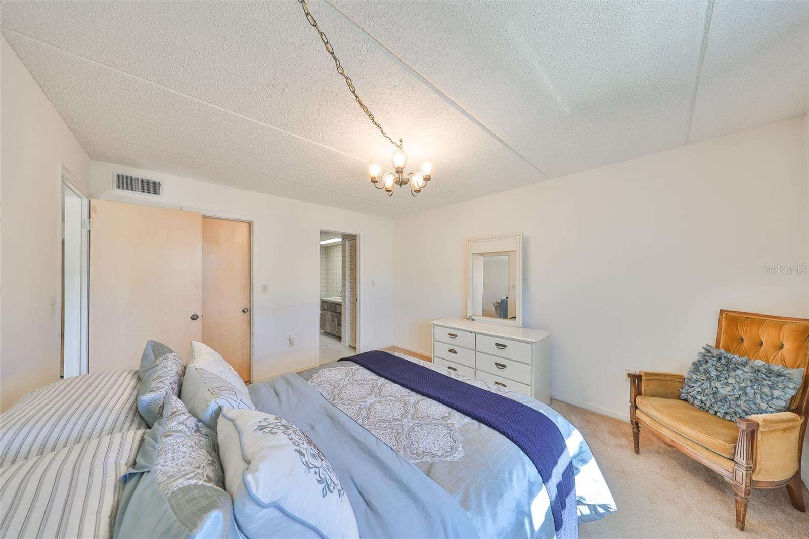 12300 PARK BLVD #202, SEMINOLE, FL, 33772