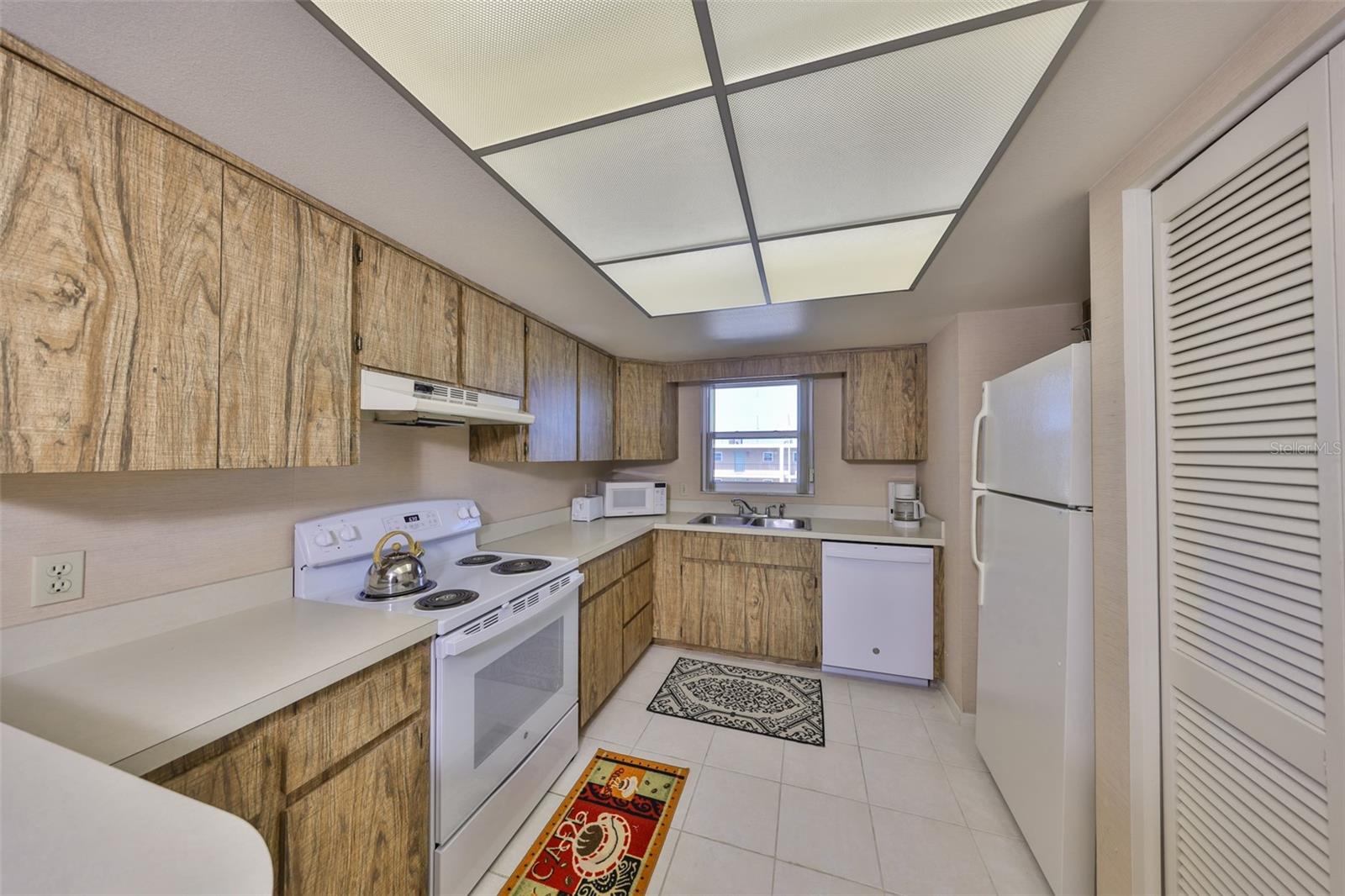 12300 PARK BLVD #202, SEMINOLE, FL, 33772