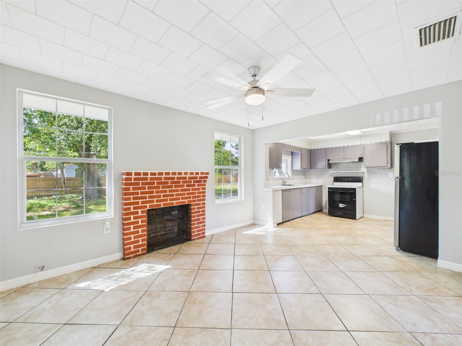 348 GORDON AVE, LAKE WALES, FL, 33859