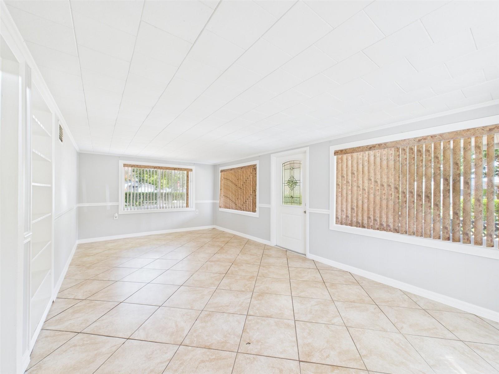 348 GORDON AVE, LAKE WALES, FL, 33859