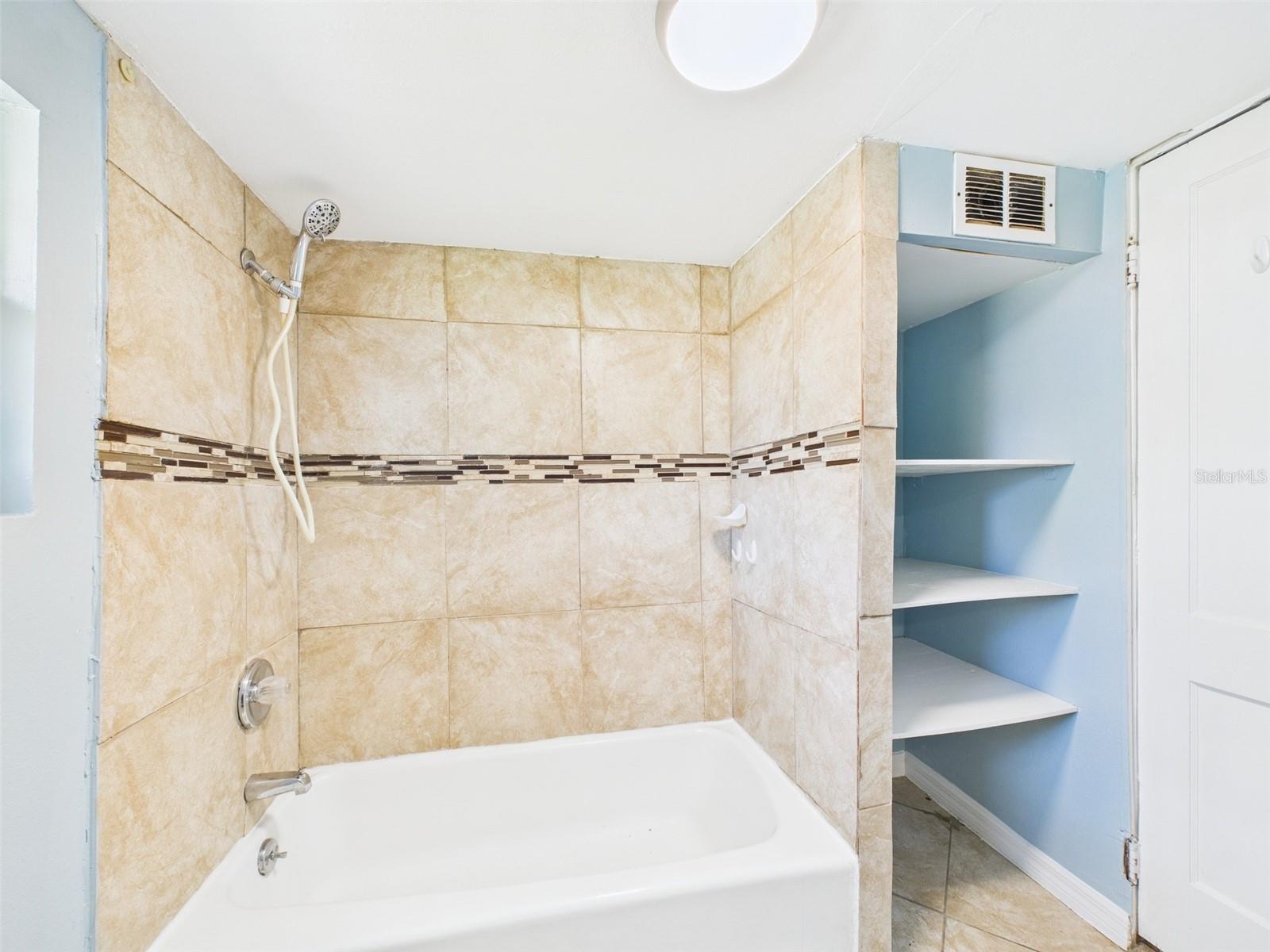 348 GORDON AVE, LAKE WALES, FL, 33859