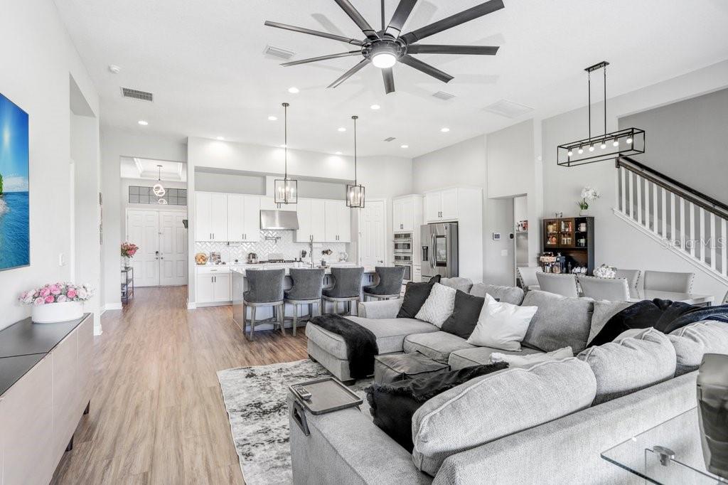 7008 MAINLAND AVE, APOLLO BEACH, FL, 33572