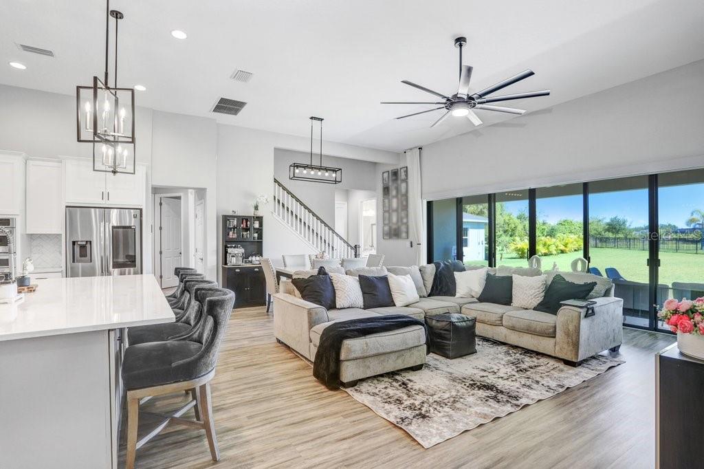7008 MAINLAND AVE, APOLLO BEACH, FL, 33572