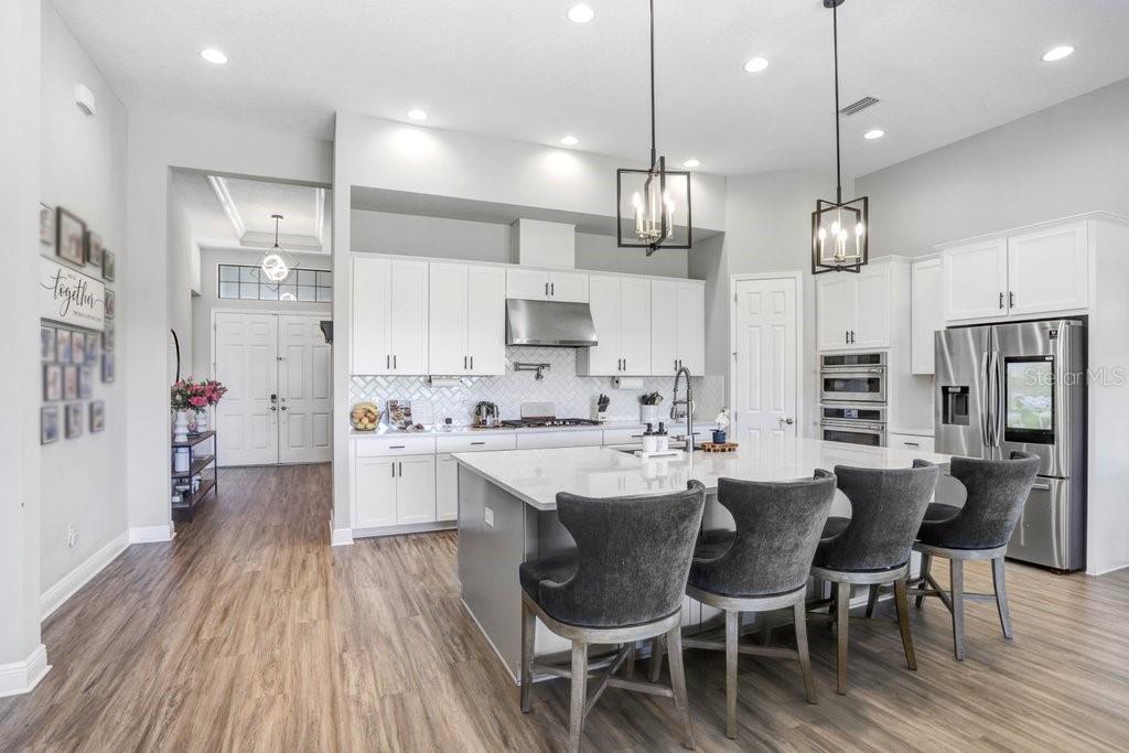 7008 MAINLAND AVE, APOLLO BEACH, FL, 33572